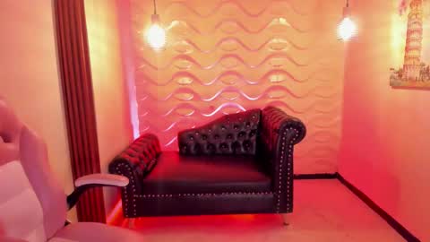 Snapshot of caro_sexyhot chatting on October 24, 2025, 1:46 am carolina online show from October 24, 2025, 1:46 am