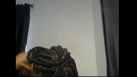 caroline online show from April 18, 2026, 12:09 pm