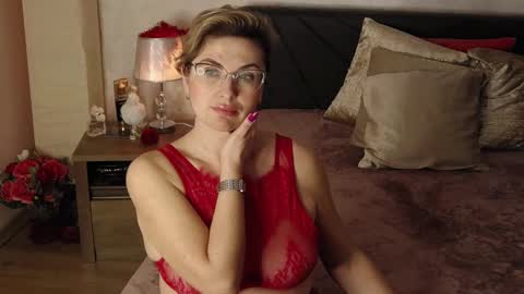 CaroJhones online show from February 3, 2025, 12:25 pm