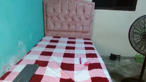 carol_lil1 online show from April 13, 2026, 2:06 am