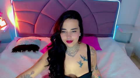 Carolaine01 online show from October 16, 2025, 8:32 pm