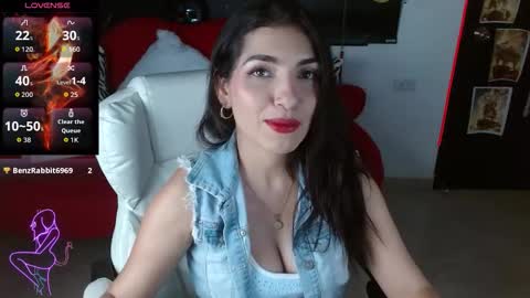 Snapshot of carolaine69_ chatting on February 17, 2026, 2:02 pm Caroline online show from February 17, 2026, 2:02 pm