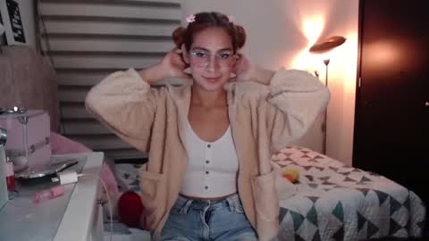 Snapshot of carolayn12 chatting on December 6, 2024, 2:46 am Carolayn online show from December 6, 2024, 2:46 am