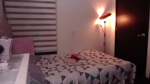 Snapshot of carolayn12 chatting on December 9, 2024, 2:56 am Carolayn online show from December 9, 2024, 2:56 am