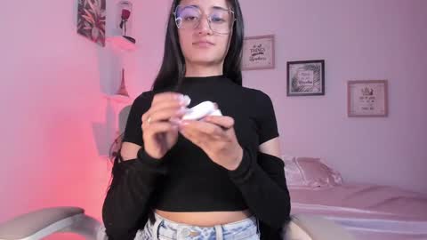 Caroline online show from February 7, 2025, 8:42 pm