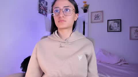 Caroline online show from February 19, 2025, 8:20 pm