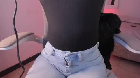 Caroline online show from September 12, 2025, 2:39 pm