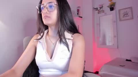 Caroline online show from October 5, 2025, 12:09 am