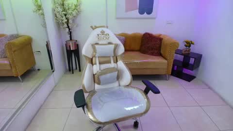 CAROLINA.  online show from April 12, 2026, 12:43 pm