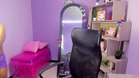 carolina suarez online show from September 13, 2025, 2:33 am