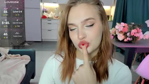 Caro online show from December 5, 2024, 11:51 pm