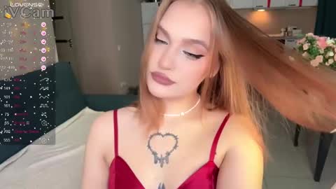 Caro online show from February 1, 2025, 8:26 pm