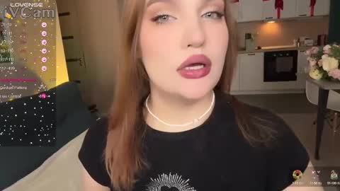 Caro online show from February 2, 2025, 8:51 pm