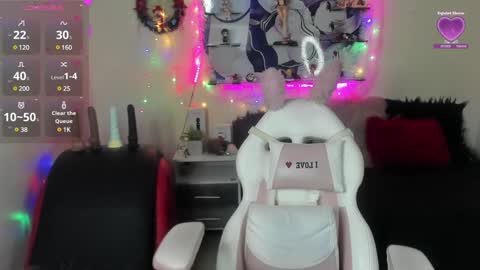 Caroline Lenox online show from January 16, 2025, 4:38 am