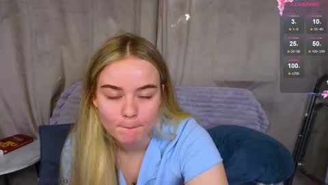 Snapshot of caroline_meo chatting on May 18, 2026, 9:26 am Caroline online show from May 18, 2026, 9:26 am