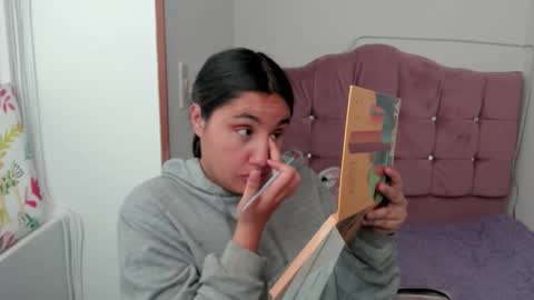 caroline_rodriguez_9 online show from November 22, 2025, 7:24 pm