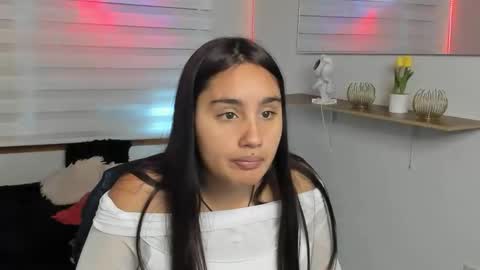 caroline_rodriguez_9 online show from February 13, 2026, 7:21 pm
