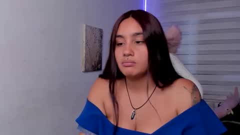 caroline_rodriguez_9 online show from June 4, 2026, 7:20 pm