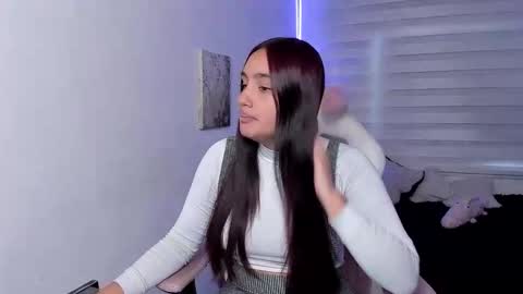caroline_rodriguez_9 online show from June 6, 2026, 8:35 pm