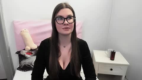 Snapshot of carolineamore chatting on March 4, 2026, 4:13 pm CarolineAmore online show from March 4, 2026, 4:13 pm