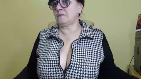 CarolineDream  online show from October 16, 2025, 5:41 am