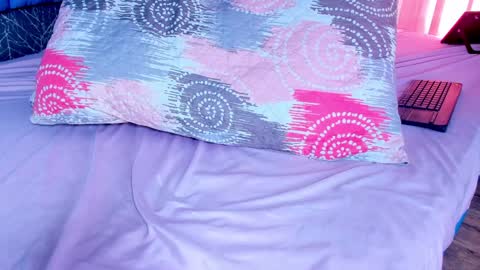 CarolineeGarcia online show from January 17, 2025, 5:30 pm