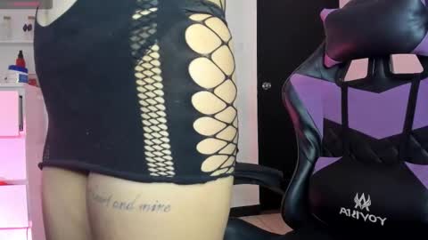 CarolineeGarcia online show from November 15, 2025, 10:56 am