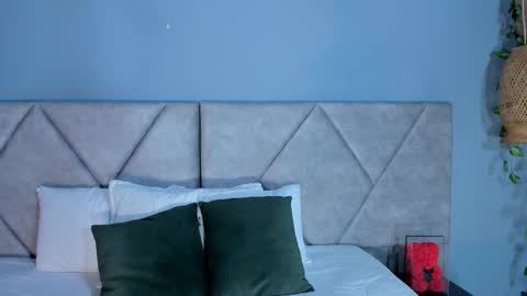 Caroline online show from March 15, 2026, 4:07 am