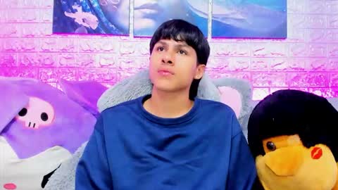 carolinejesh online show from January 18, 2026, 1:26 pm