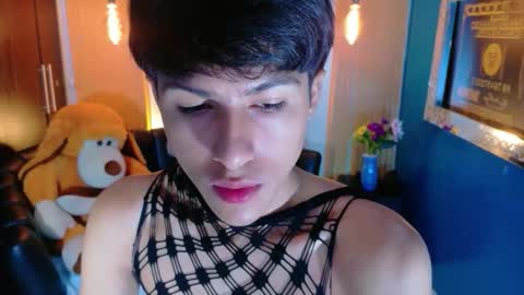 carolinejesh online show from April 12, 2026, 1:38 pm