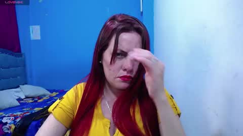 Carolinhe  online show from June 10, 2026, 4:01 am