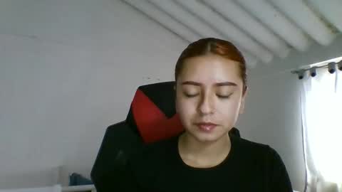 carolinnapinkman online show from May 5, 2026, 8:39 pm