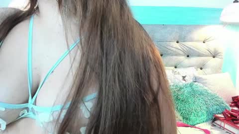 Snapshot of carolinne_89 chatting on December 13, 2024, 2:16 pm caro online show from December 13, 2024, 2:16 pm