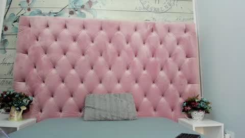 CarollaOxy online show from March 4, 2025, 8:57 am