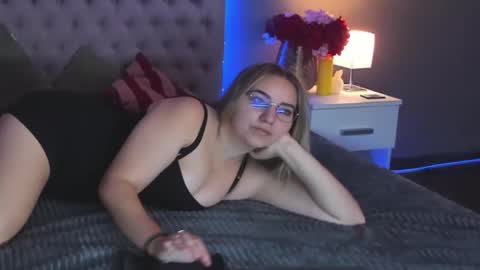 Snapshot of carollflexx chatting on November 7, 2025, 6:46 am CarollFlexx online show from November 7, 2025, 6:46 am