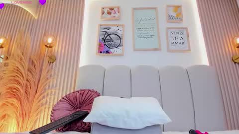 Carol Rivera  online show from October 11, 2025, 4:38 pm