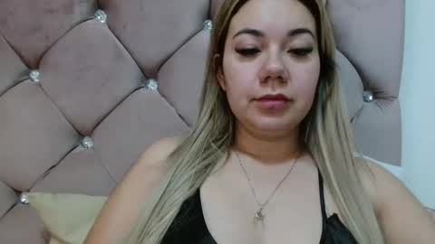 caroo0615 online show from October 28, 2025, 4:20 pm