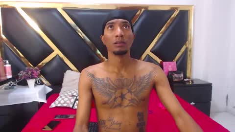 Snapshot of caroyandy3 chatting on November 22, 2025, 7:24 pm caro y andy online show from November 22, 2025, 7:24 pm