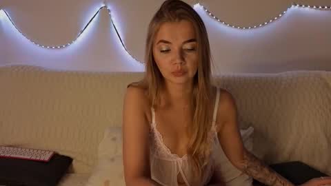 carriebradshawww online show from October 4, 2025, 2:48 pm