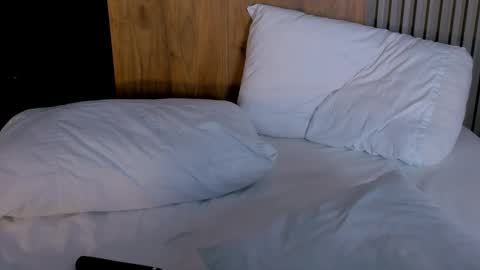 Snapshot of casandra_busting chatting on January 15, 2025, 10:35 pm Casandra online show from January 15, 2025, 10:35 pm