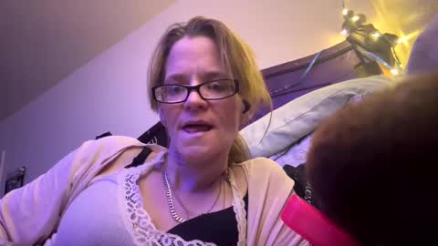 Snapshot of casidy1 chatting on March 2, 2025, 2:43 pm casidy1 online show from March 2, 2025, 2:43 pm