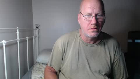 Snapshot of casinocam chatting on April 18, 2026, 10:30 am CasinoCam online show from April 18, 2026, 10:30 am