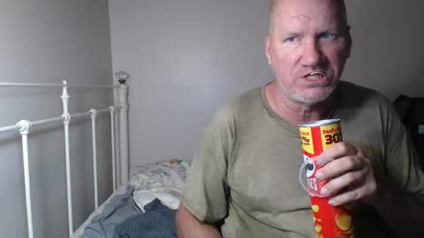Snapshot of casinocam chatting on April 19, 2026, 7:16 pm CasinoCam online show from April 19, 2026, 7:16 pm