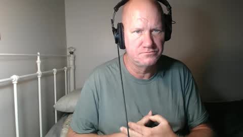 Snapshot of casinocam chatting on April 20, 2026, 11:24 am CasinoCam online show from April 20, 2026, 11:24 am