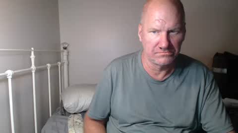 Snapshot of casinocam chatting on April 21, 2026, 2:04 am CasinoCam online show from April 21, 2026, 2:04 am