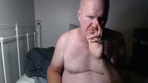 Snapshot of casinocam chatting on April 25, 2026, 5:10 am CasinoCam online show from April 25, 2026, 5:10 am