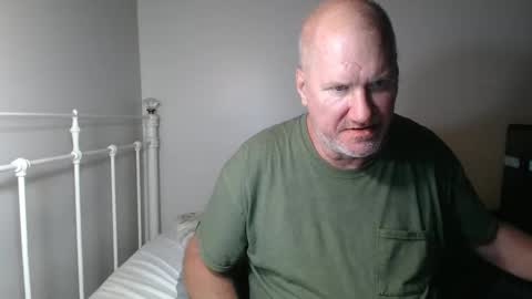 Snapshot of casinocam chatting on April 26, 2026, 2:53 am CasinoCam online show from April 26, 2026, 2:53 am