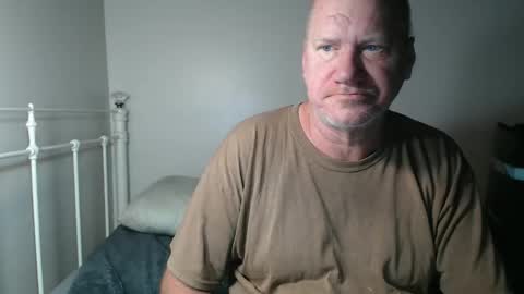 Snapshot of casinocam chatting on April 29, 2026, 11:14 am CasinoCam online show from April 29, 2026, 11:14 am