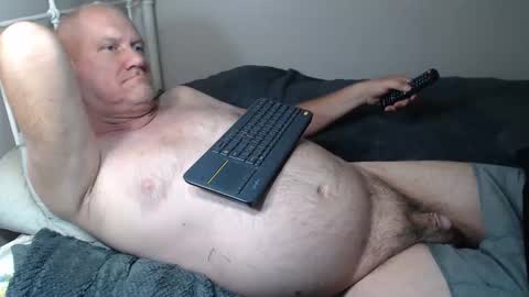 Snapshot of casinocam chatting on May 5, 2026, 5:43 pm CasinoCam online show from May 5, 2026, 5:43 pm