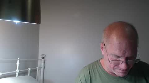 Snapshot of casinocam chatting on May 6, 2026, 5:46 am CasinoCam online show from May 6, 2026, 5:46 am